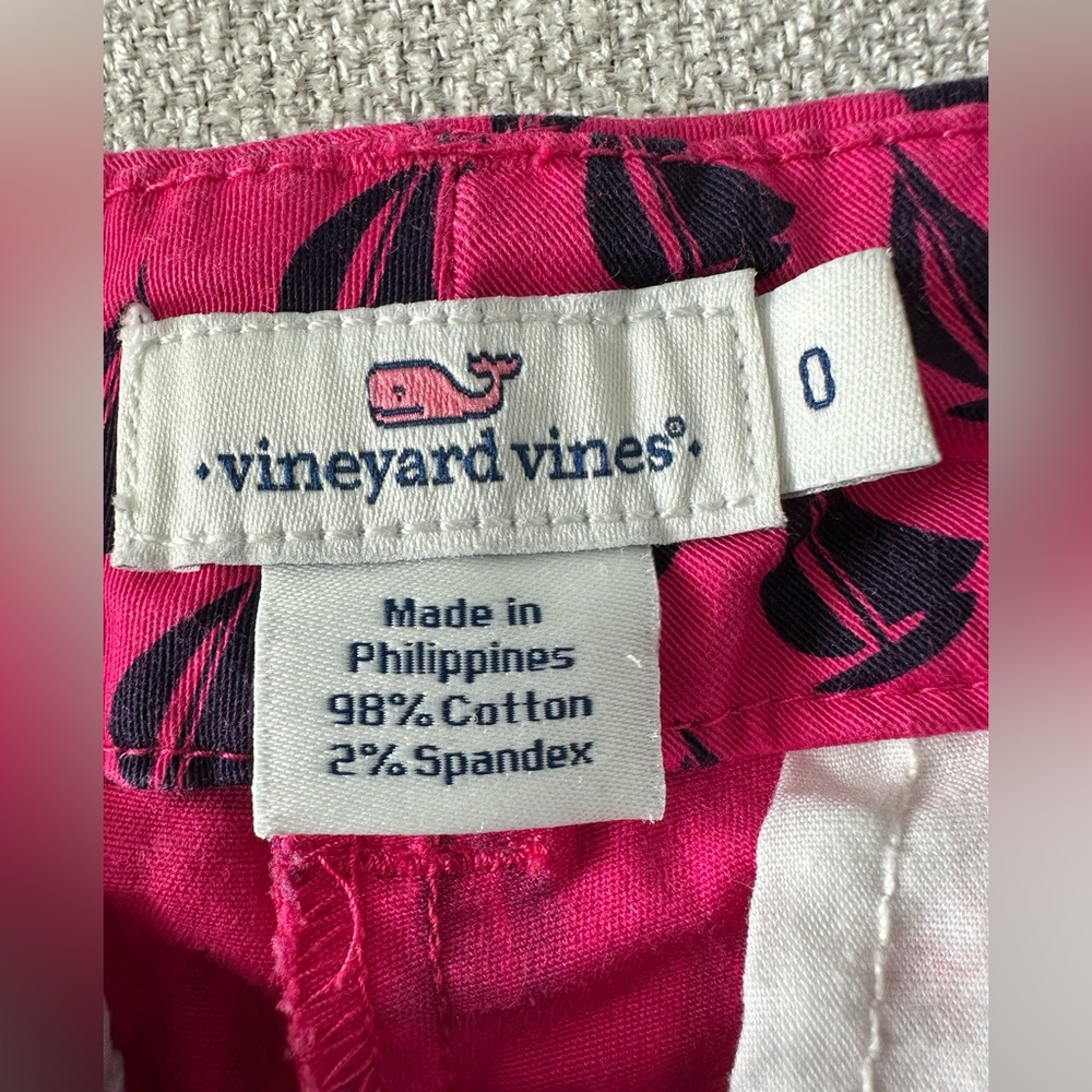 Vineyard Vines Nautical Pink and Navy sailboat shorts. Size 0 - Picture 3 of 4